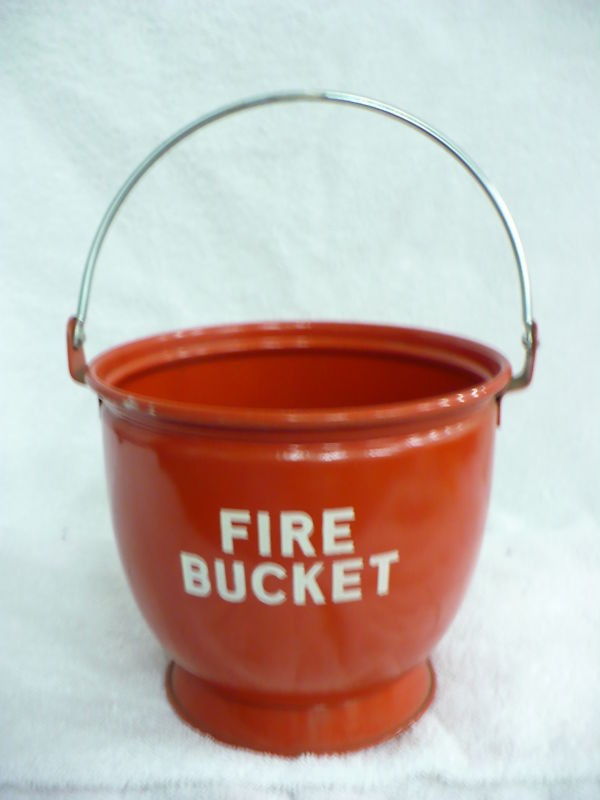 DE  VINTAGE RED FIRE BUCKET (SMALL)