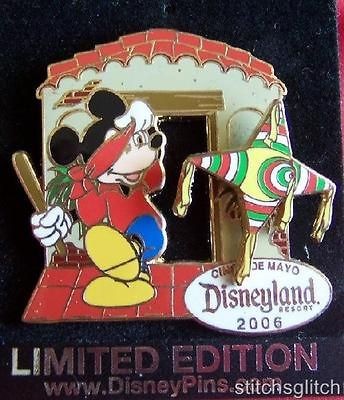 Mickey Mouse Cinco de Mayo Limited Edition Pinata Disneyland 2006 