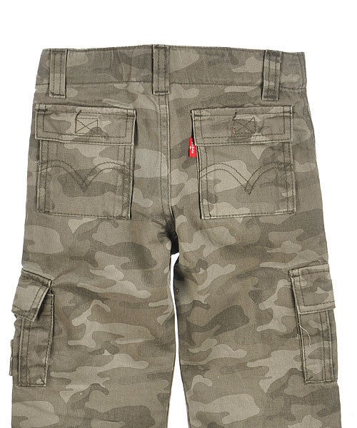 levi camo cargo pants in Clothing, 