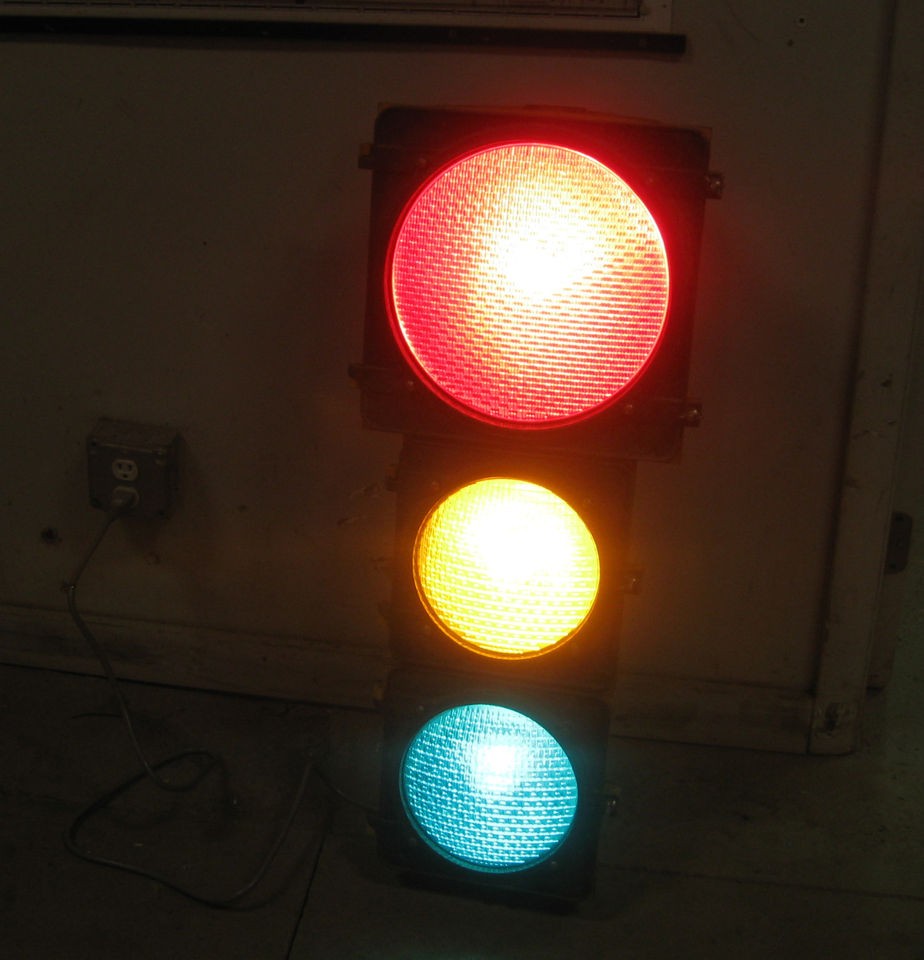 VINTAGE CROUSE HINDS WORKING SIGNAL TRAFFIC LIGHT for Bar, Man Cave 