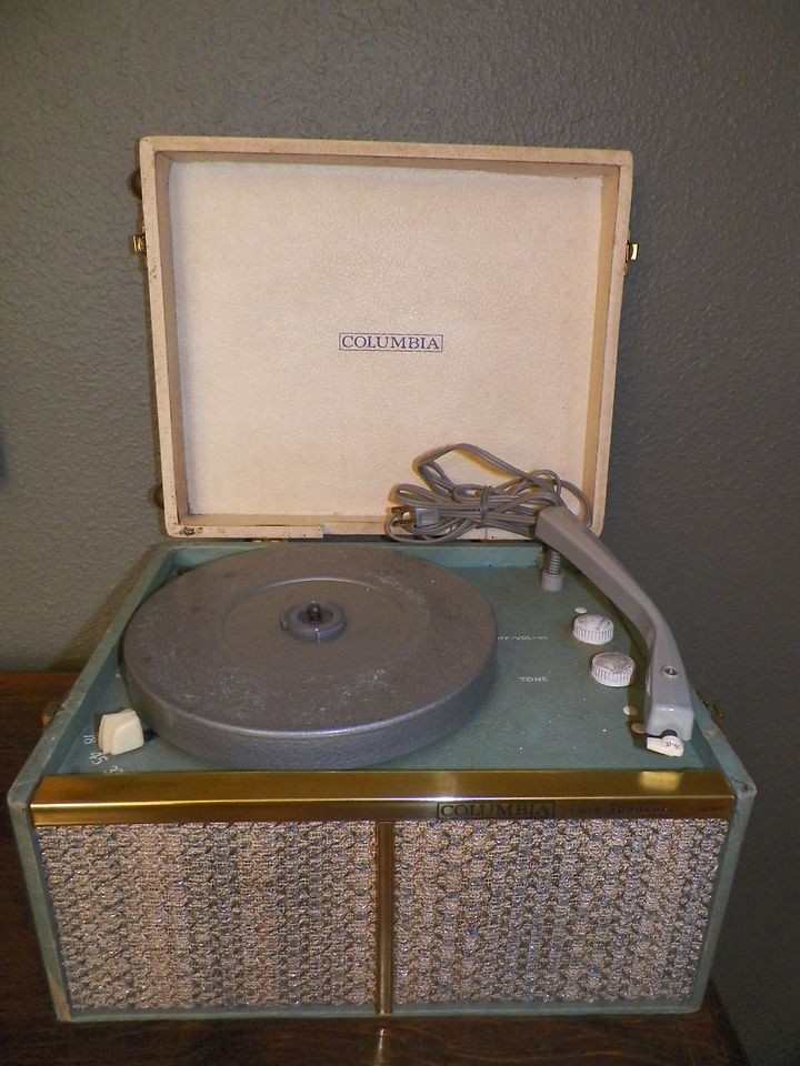 Vintage Columbia Portable Phonograph 4 Speeds Twin Speakers Needle 