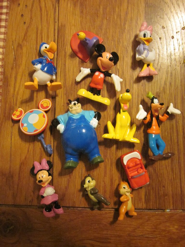   Mouse Clubhouse Playset w 12 Figures Chip Dale Daisy Pete More