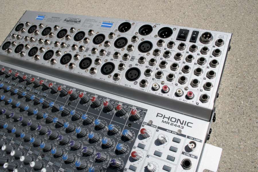 Phonic MR2443 Rack Mixer *16 mic pres w/dir outs*