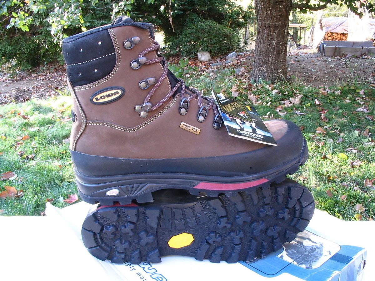 LOWA TIBET GTX hiking boots NIB Mens 11 5 MSRP 350 SAVE BIG MONEY