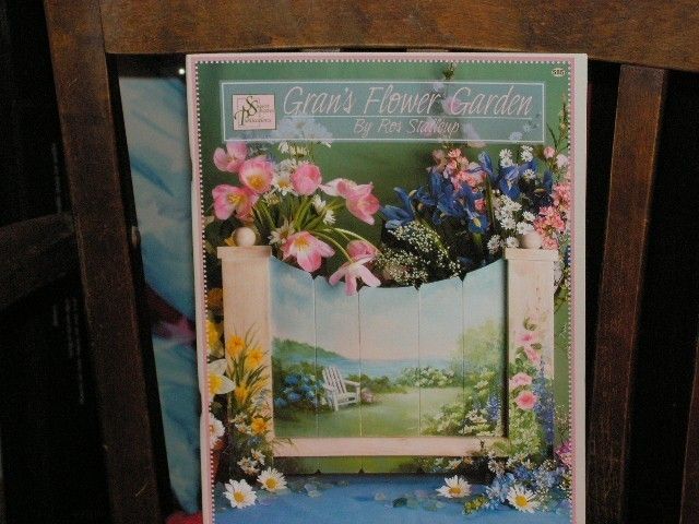Ros Stallcup Grans Flower Garden  Traceable Art Book