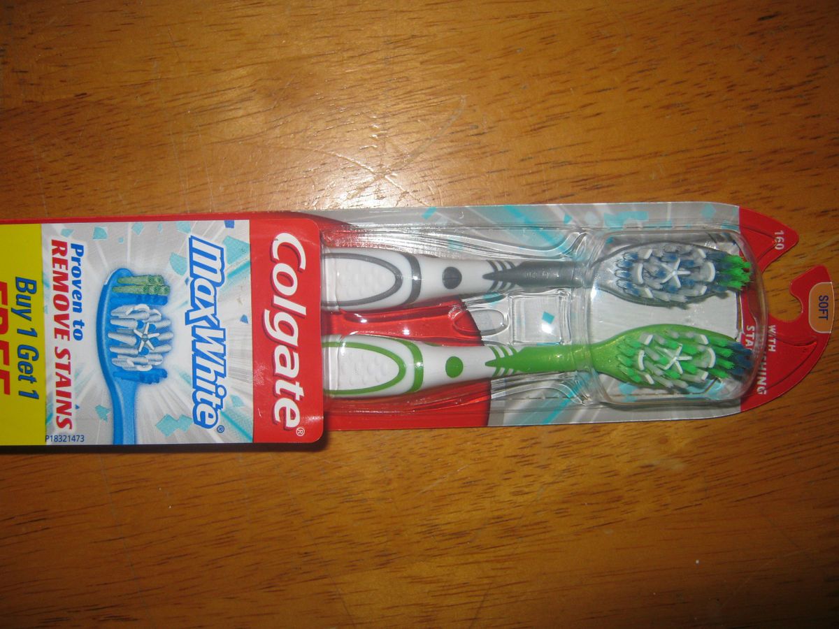 Brand New Colgate Max White Toothbrush 2 Pack Soft 1 Green 1 Grey 