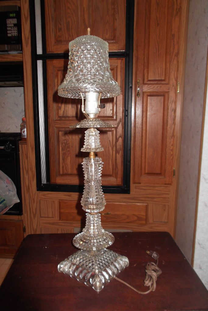 ANTIQUE BUBBLE GLASS TABLE LAMP WITH GLASS LAMP SHADE GREAT CONDITION 