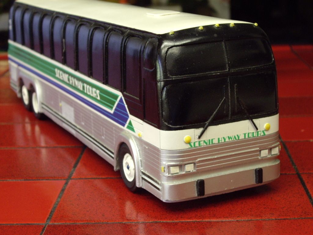 SCENIC HYWAY TOURS PROMOTIONAL PASSENGER BUS MODEL. INCREDIBLE DETAIL 