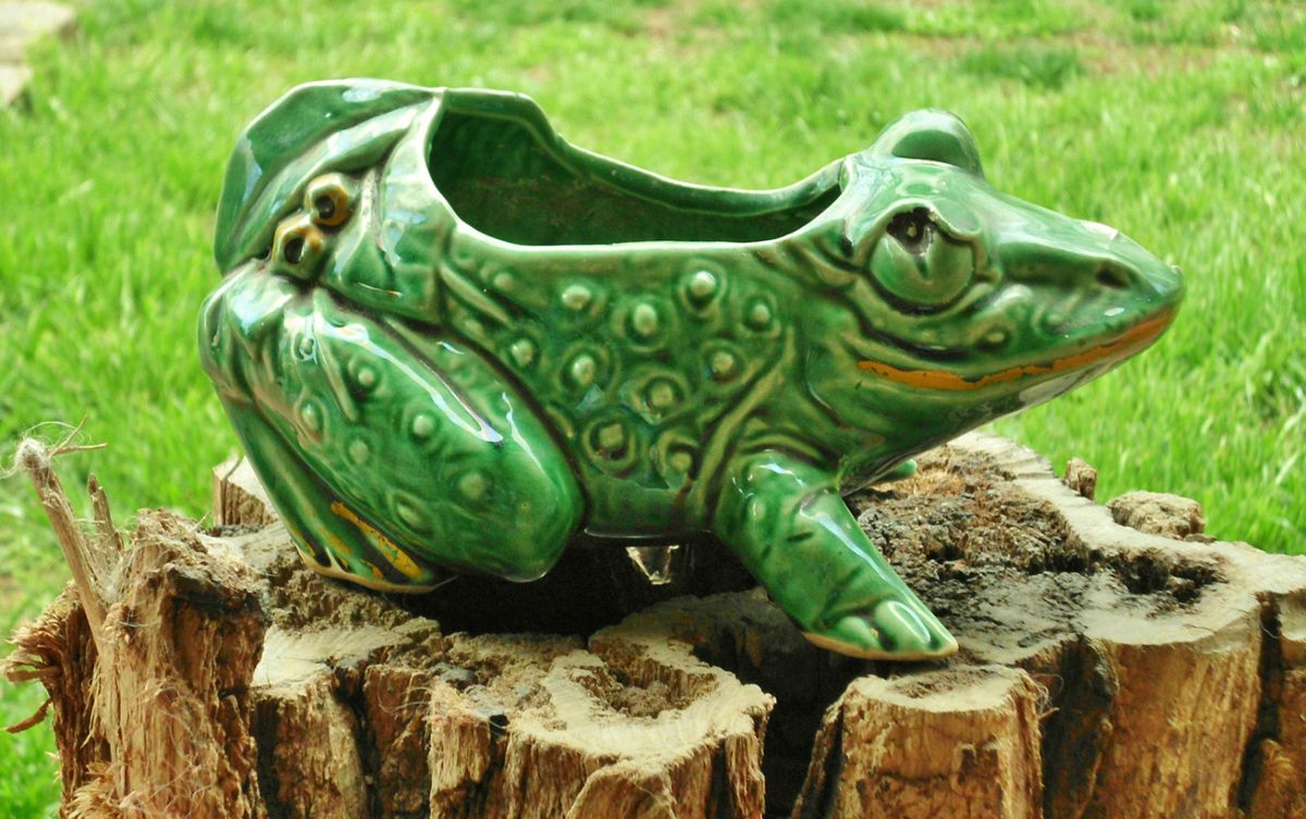  McCoy Pottery Frog Planter