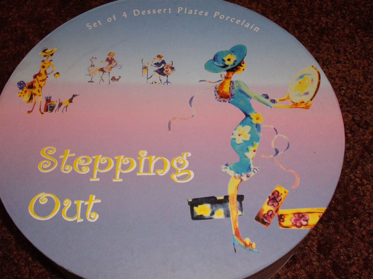 HOME ESSENTIALS STEPPING OUT DESSERT PLATES (PORCELAIN) boxed gift