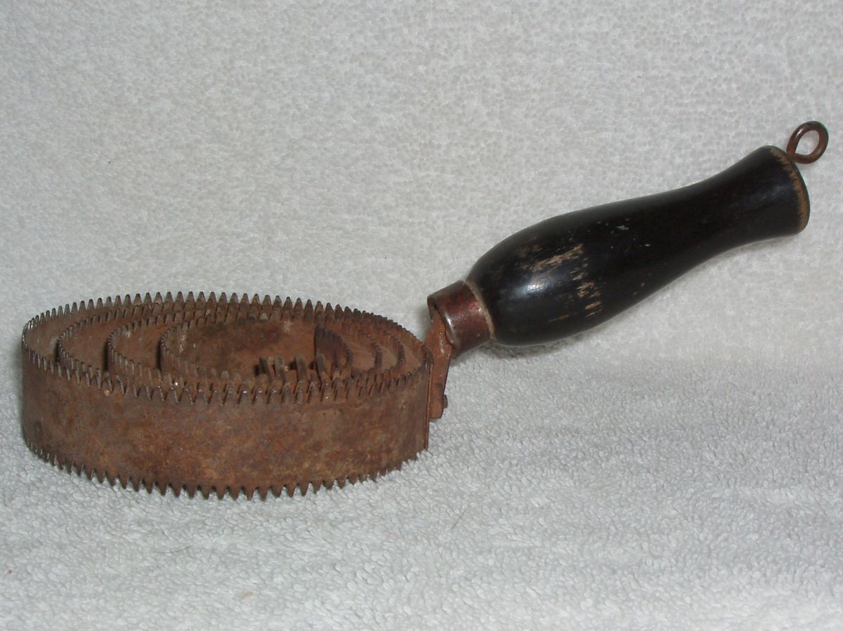 Vintage Circa 1950s Horse Cattle Grooming Curry Comb Brush Tool