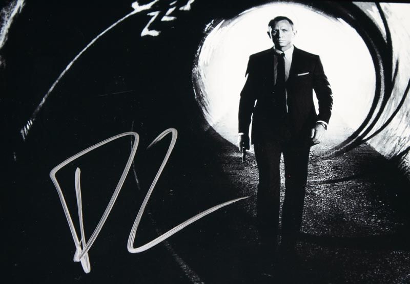 James Bond 007 DANIEL CRAIG Signed Autograph SKYFALL Crew Badge UACC COA Frame  