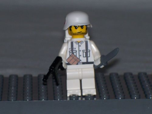 Lego Minifig WWII Winter German Soldier with Full Gear