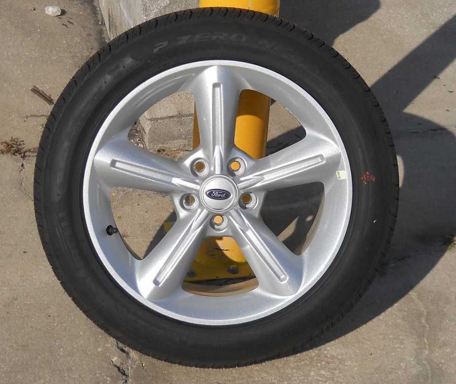 18 2005 2010 Ford Mustang Wheels Pirelli Tires Set of 4 New Take Offs